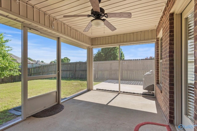 5008 Montauk Trl, Owens Cross Roads, AL 35763 - unfurnished sunroom featuring ceiling fan