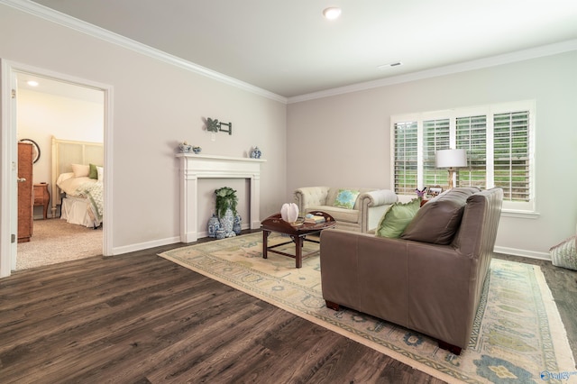 living area featuring visible vents, ornamental molding, baseboards, and dark wood-style flooring