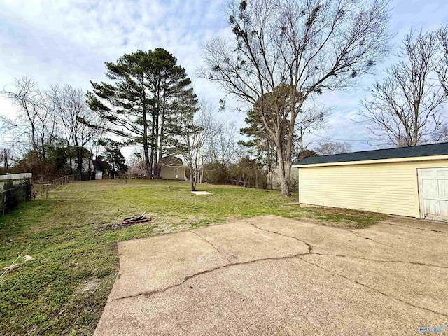 view of yard with a patio area