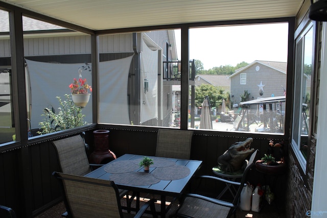 view of sunroom / solarium