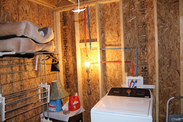 laundry area featuring washer / clothes dryer