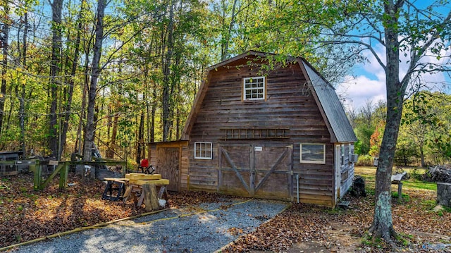 view of outbuilding