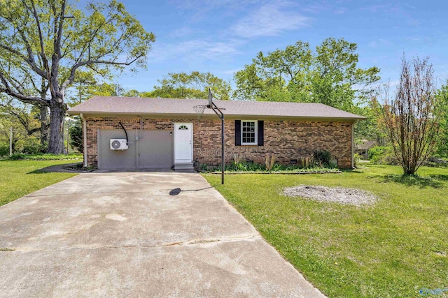 ranch-style home with a front lawn