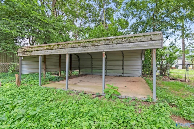 1617 7th St SE, Decatur, AL 35601 - view of car parking featuring a detached carport