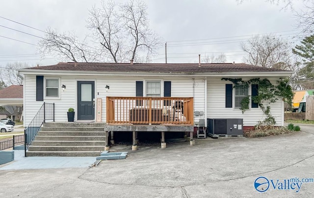 view of front of home featuring central AC unit