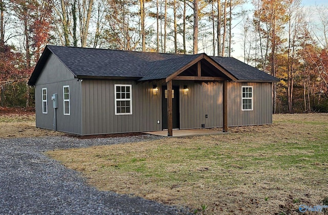 view of front of home with a front yard