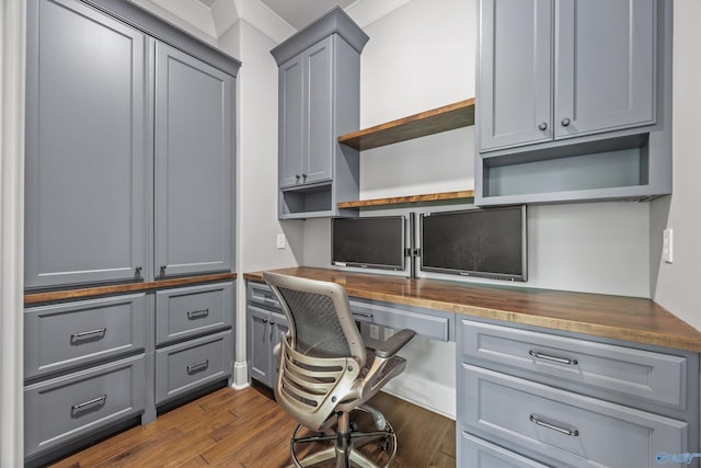 14 Blue Meadow Way, Gurley, AL 35748 - office space featuring built in desk and dark wood-style floors