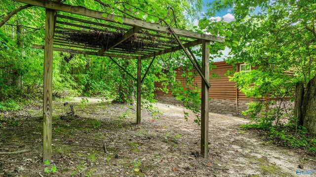 view of yard featuring a pergola