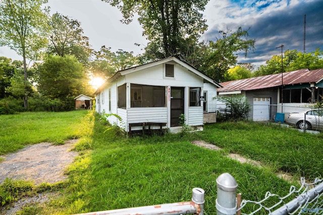 view of front of property with a front lawn