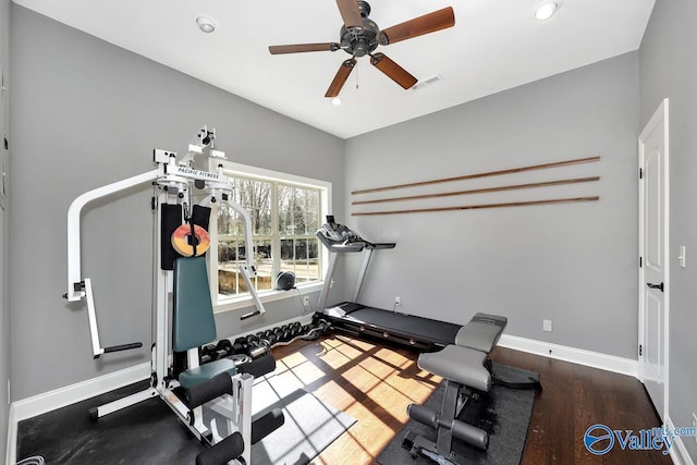 workout room with recessed lighting, wood finished floors, a ceiling fan, visible vents, and baseboards