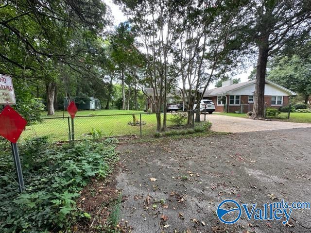 Listing photo 3 for 622 Hillmont St, Huntsville AL 35816