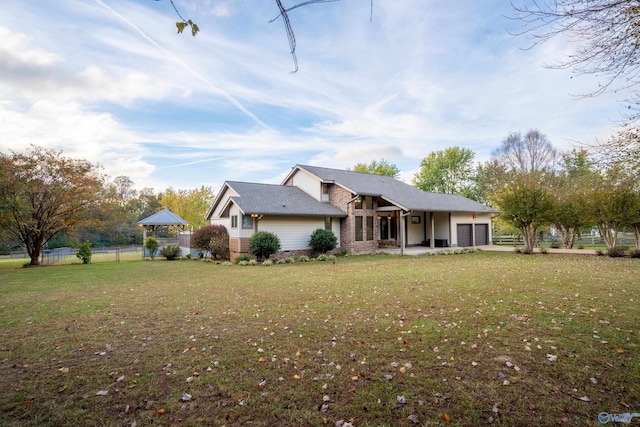 view of front of house with a front yard