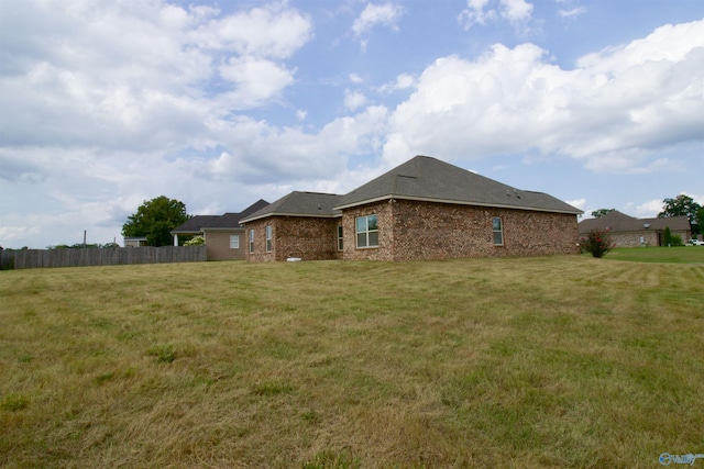 exterior space featuring a lawn