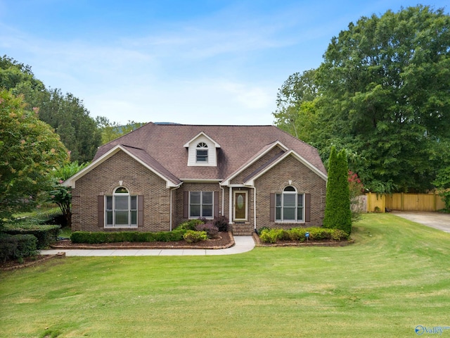 view of front facade with a front yard