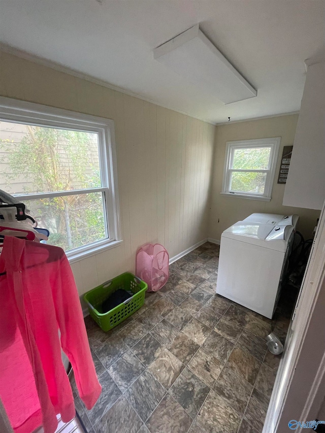 laundry area featuring washer / dryer