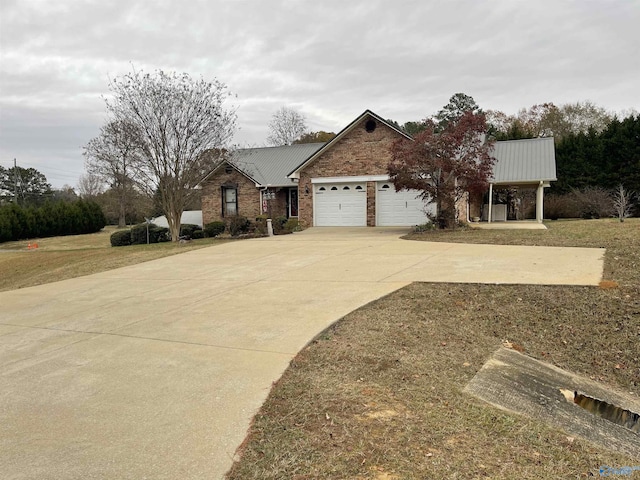 view of front facade featuring a garage