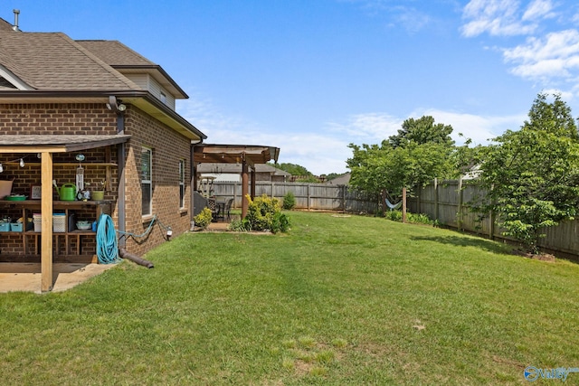 view of yard featuring a patio area