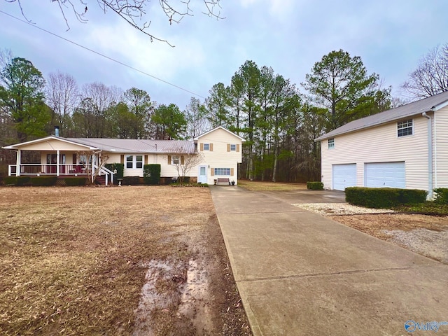 view of front of property featuring a porch