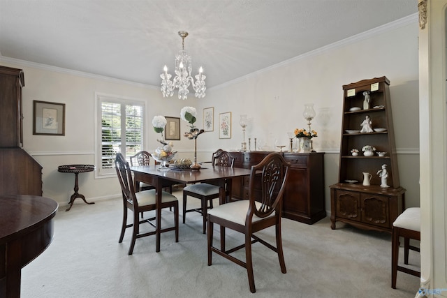 dining room featuring light carpet, crown molding, and an inviting chandelier