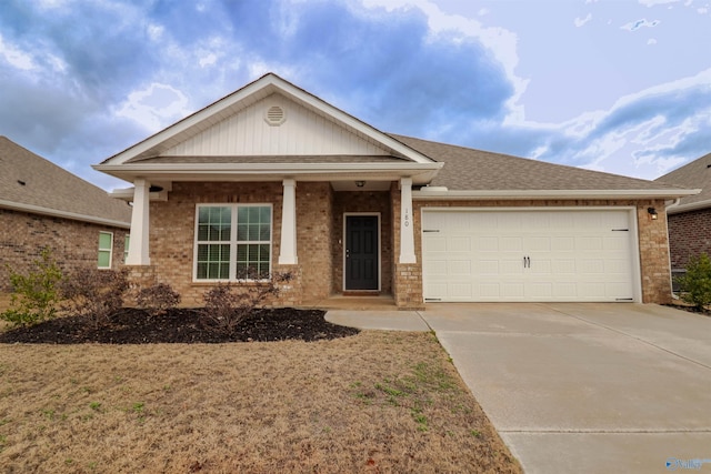 view of front facade with a garage