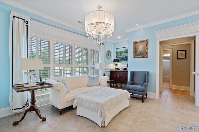 living area with ornamental molding, visible vents, recessed lighting, a chandelier, and baseboards