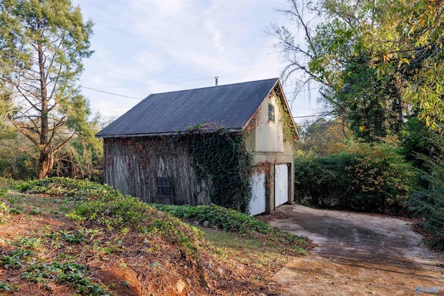 view of outdoor structure featuring a garage