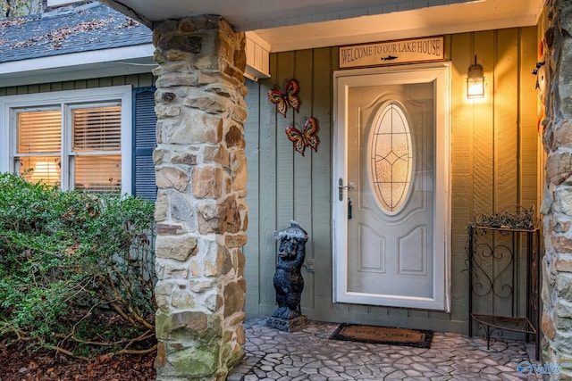 view of property entrance