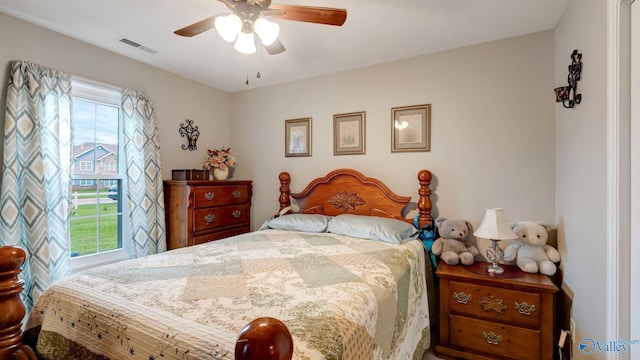 112 Bullard Rd, Hazel Green, AL 35750 - bedroom featuring a ceiling fan