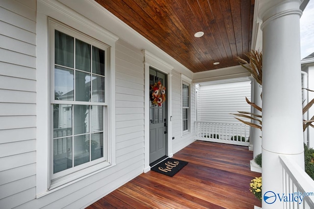 property entrance with a porch