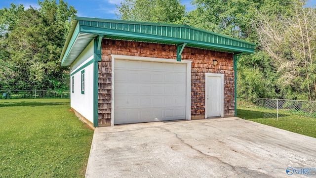 565 Joe Quick Rd, Hazel Green, AL 35750 - detached garage featuring driveway