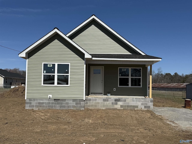 view of front of property featuring crawl space