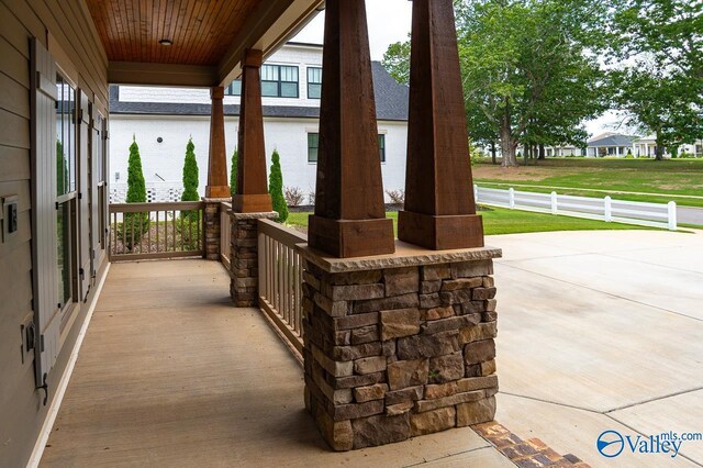 view of patio / terrace featuring covered porch