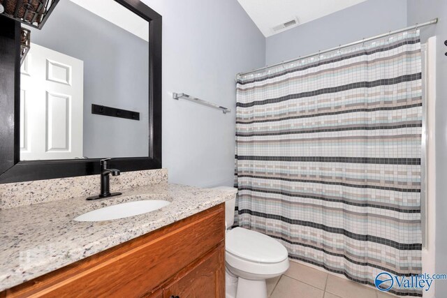 full bath featuring vanity, curtained shower, toilet, tile patterned flooring, and visible vents