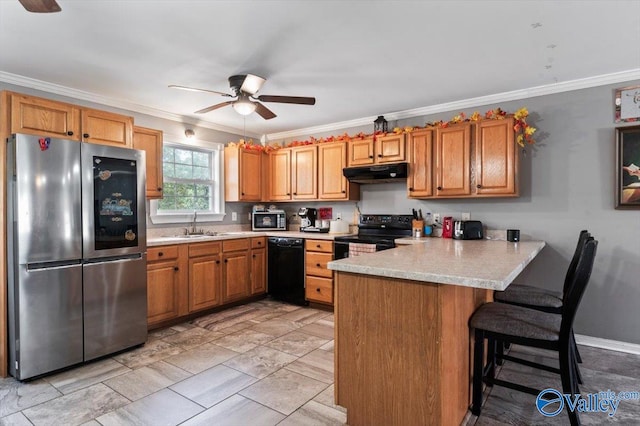 kitchen with kitchen peninsula, black appliances, ceiling fan, and crown molding