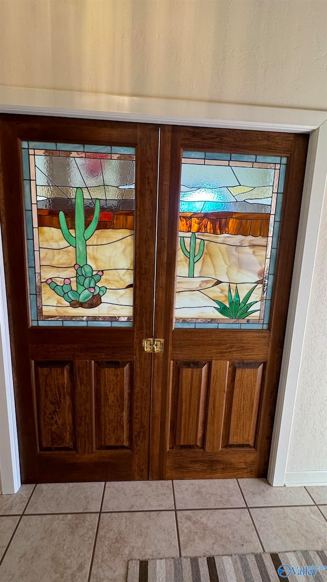 view of tiled entryway