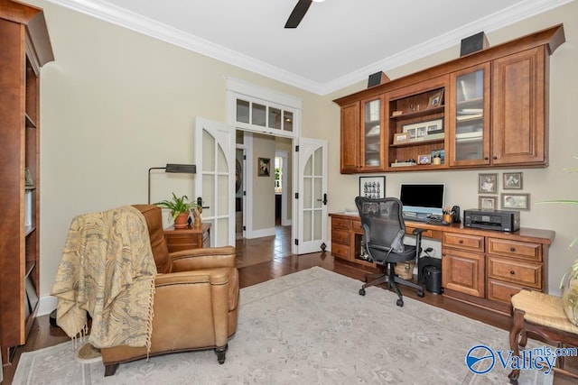 office space with ornamental molding, light hardwood / wood-style flooring, and ceiling fan