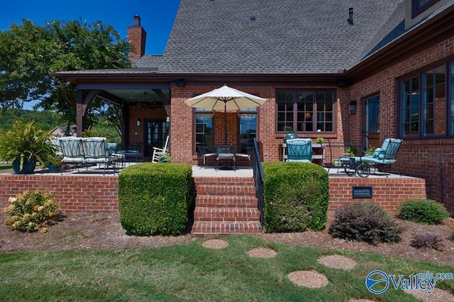 exterior space featuring an outdoor living space