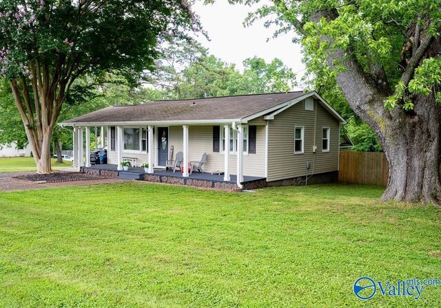 152 6th St W, Grant, AL 35747 - view of front of house with a porch