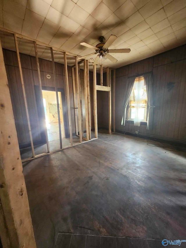 miscellaneous room featuring ceiling fan