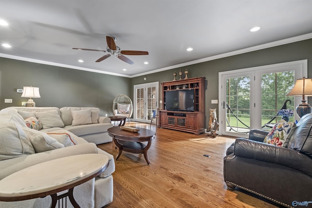 902 County Road 163, Centre, AL 35960 - living room featuring wood finished floors, crown molding, a ceiling fan, and recessed lighting