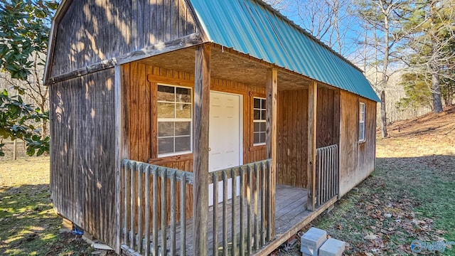 view of outbuilding