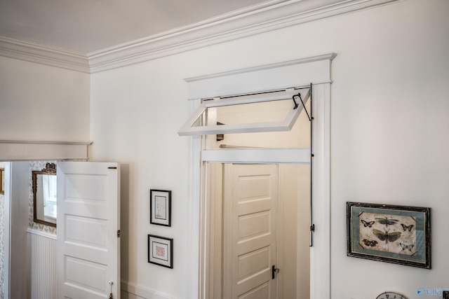 room details with ornamental molding