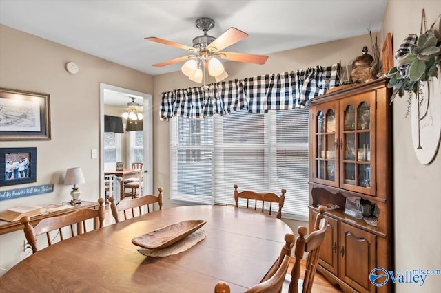 dining area with ceiling fan