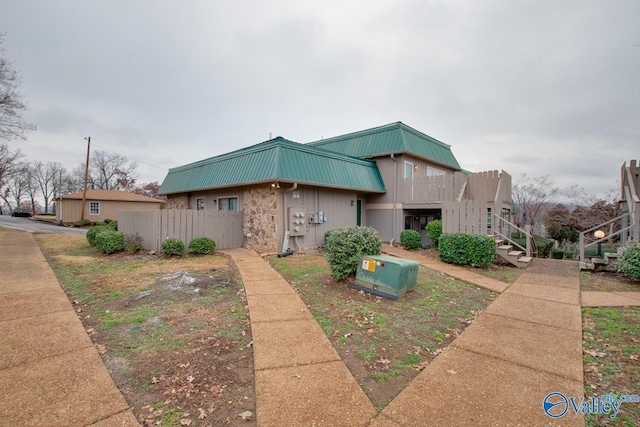 view of front of home