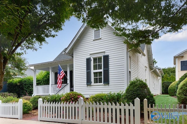 bungalow featuring a porch