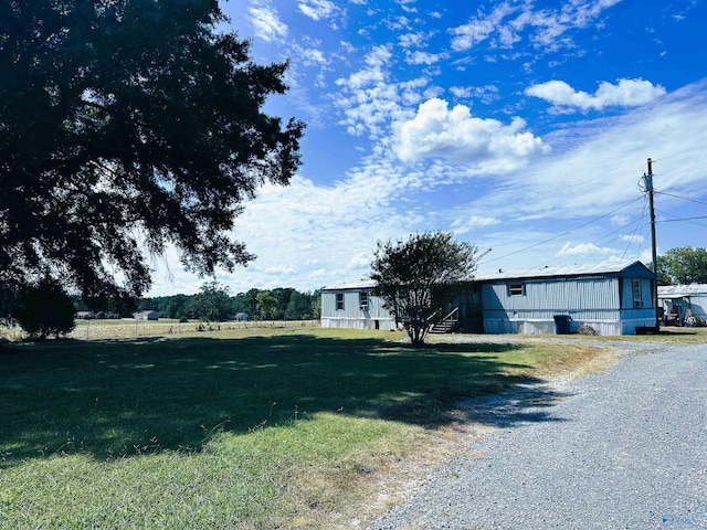 view of front facade with a front lawn