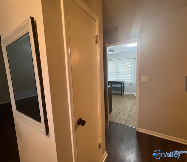 1008 Brighton Cir, Huntsville, AL 35803 - corridor featuring wood finished floors and baseboards
