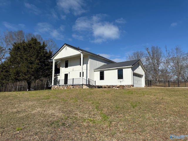 exterior space with a yard