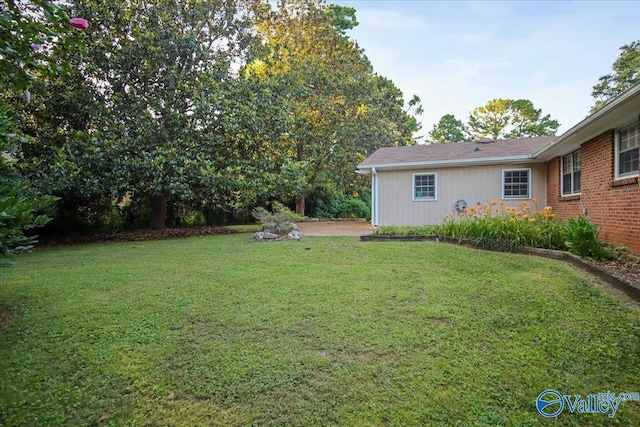 210 Spring Valley Ct SW, Huntsville, AL 35802 - view of grassy yard