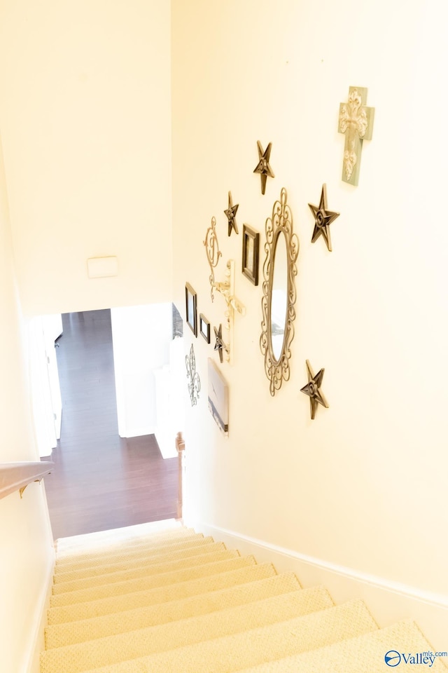 1508 Berrivine Dr, Hartselle, AL 35640 - stairway with baseboards